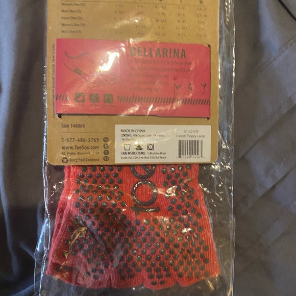 Toesox  Bellarina size large pink coral color.  NWT in plastic - Picture 2 of 2